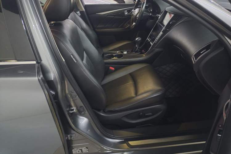 Used Infiniti Q50L 2016 2.0T Comfort Edition Interior 7