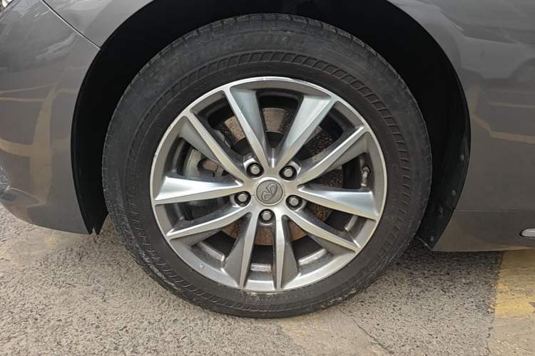 Used Infiniti Q50L 2016 2.0T Enjoyment Edition Left Front Wheel Hub