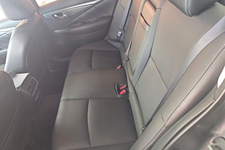 Used Infiniti Q50L 2016 2.0T Enjoyment Edition Left Rear Seat