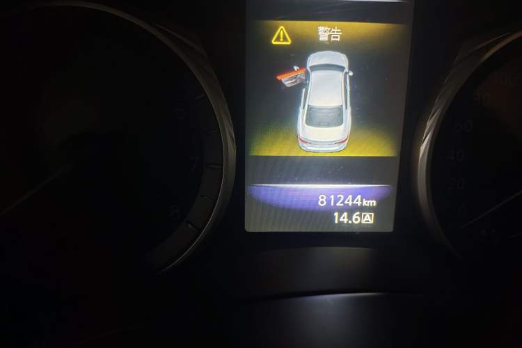 Used Infiniti Q50L 2016 2.0T Comfort Edition Odometer Close Up