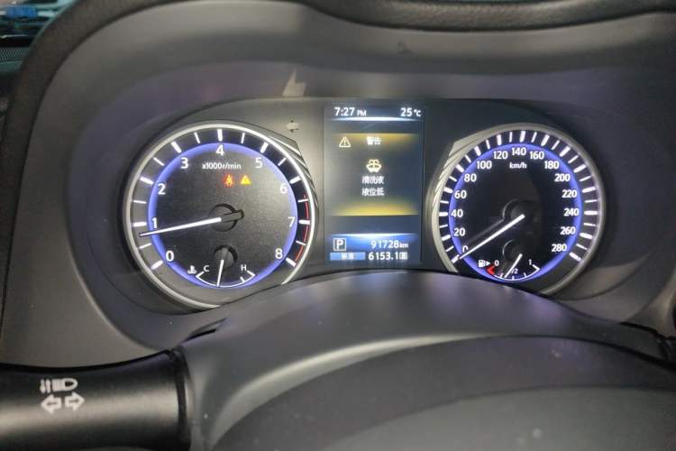 Used Infiniti Q50L 2016 2.0T Enjoyment Edition Odometer Close Up
