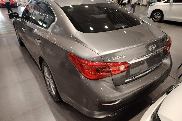 Used Infiniti Q50L 2016 2.0T Enjoyment Edition Rear Left 45 Deg