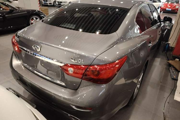 Used Infiniti Q50L 2016 2.0T Enjoyment Edition Rear Right 45 Deg