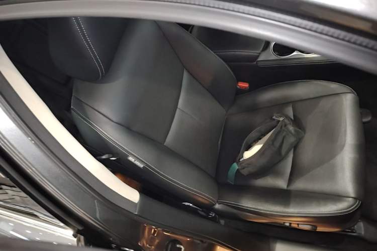 Used Infiniti Q50L 2016 2.0T Enjoyment Edition Right Front Seat