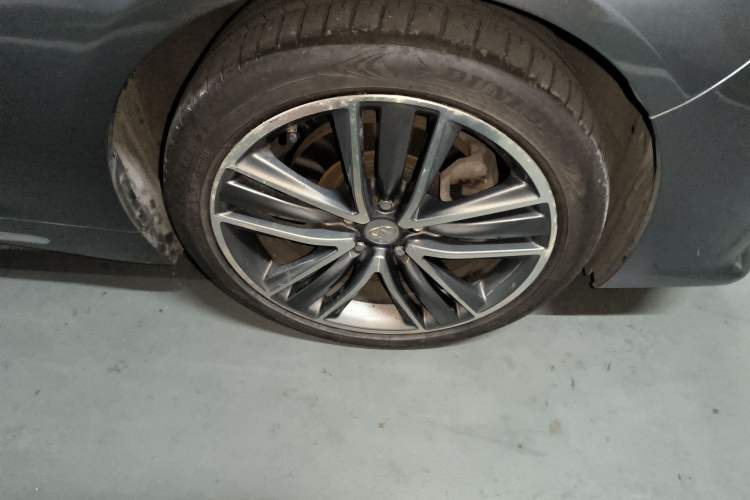 Used Infiniti Q50L 2016 2.0T Elite Sport Edition Right Front Wheel Hub