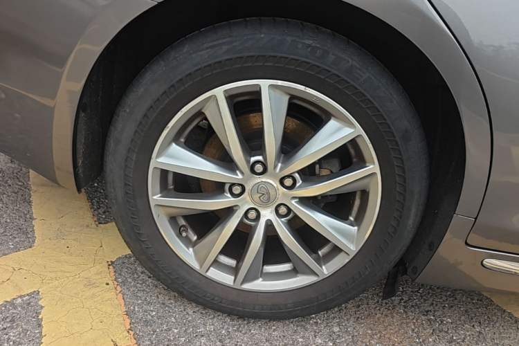 Used Infiniti Q50L 2016 2.0T Enjoyment Edition Right Rear Wheel Hub