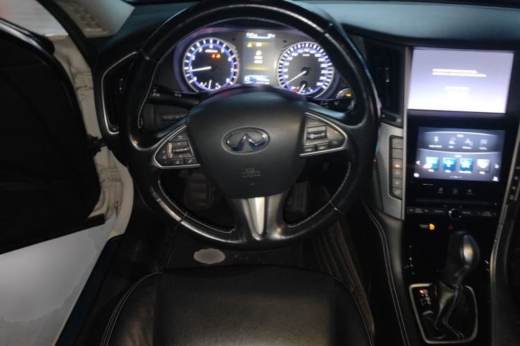 Used Infiniti Q50L 2016 2.0T Enjoyment Edition Steering Wheel