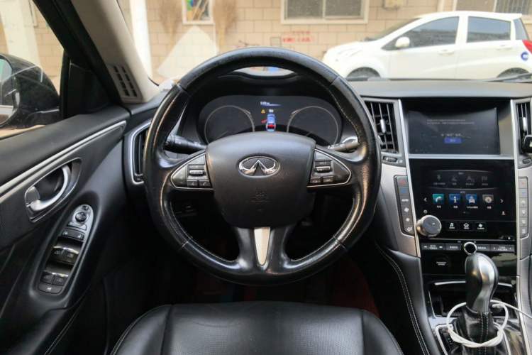 Used Infiniti Q50L 2016 2.0T Enjoyment Edition Steering Wheel