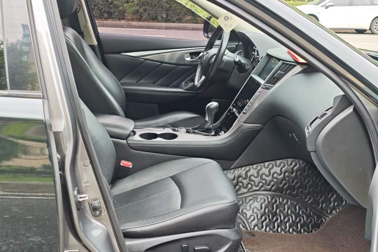 Used Infiniti Q50L 2016 2.0T Ambition Edition Interior 8