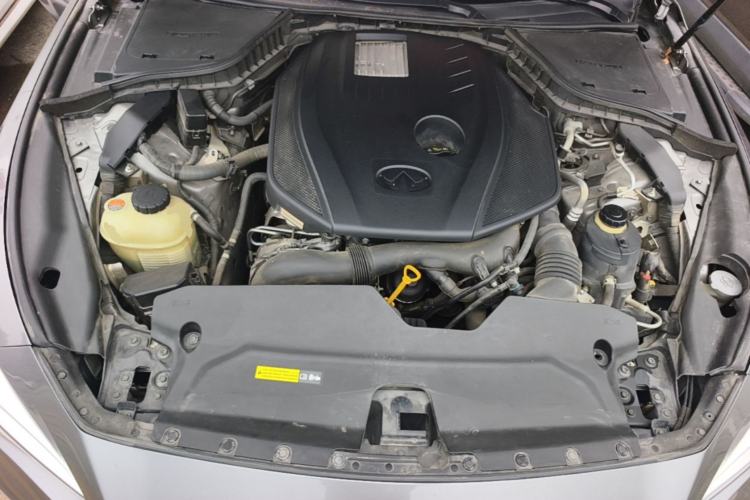 Used Infiniti Q50L 2016 2.0T Comfort Edition Engine Bay