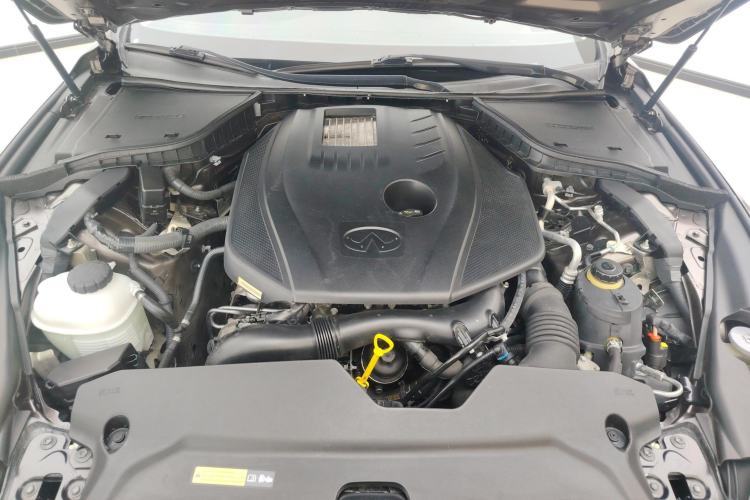 Used Infiniti Q50L 2016 2.0T Enjoyment Edition Engine Bay