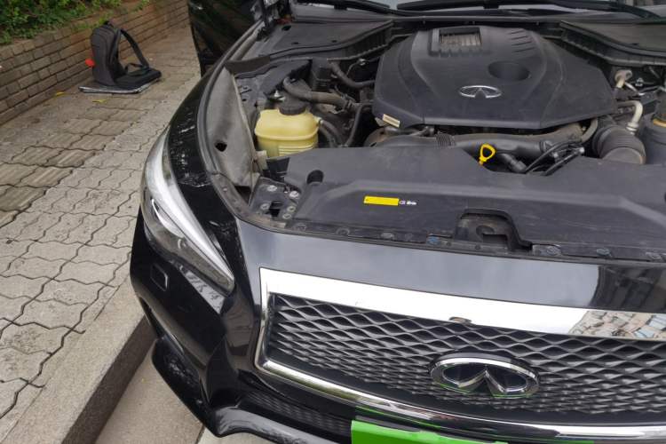 Used Infiniti Q50L 2016 2.0T Enjoyment Edition Engine Bay Right