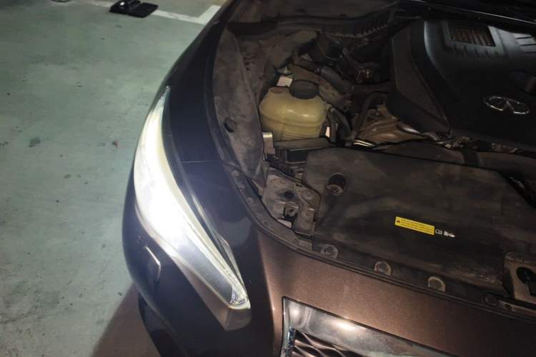 Used Infiniti Q50L 2016 2.0T Ambition Edition Engine Bay Right