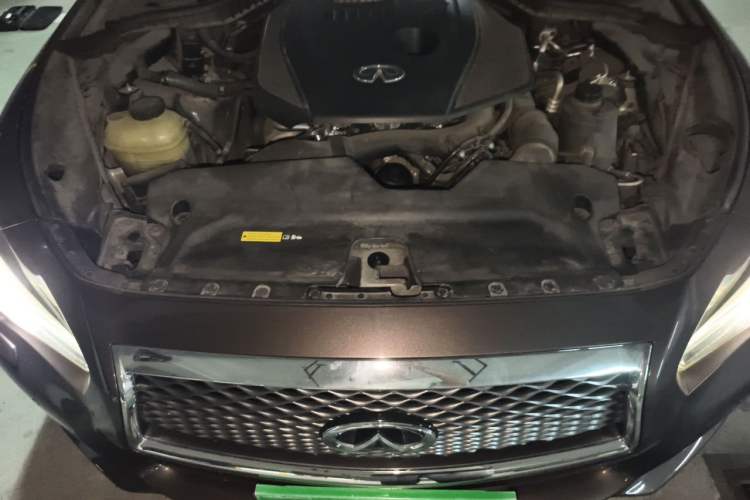 Used Infiniti Q50L 2016 2.0T Ambition Edition Engine Bay