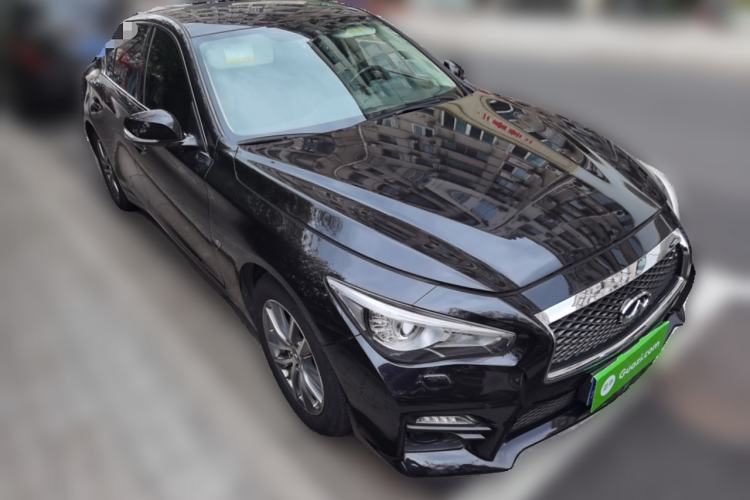 Used Infiniti Q50L 2016 2.0T Enjoyment Edition Front Right 45 Deg