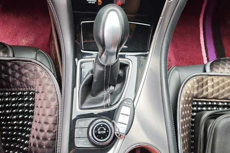 Used Infiniti Q50L 2016 2.0T Ambition Edition Gear Lever