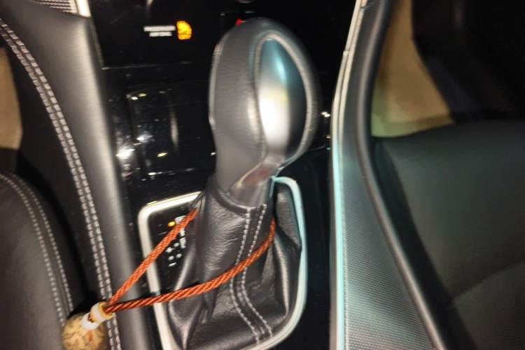 Used Infiniti Q50L 2016 2.0T Ambition Edition Gear Lever