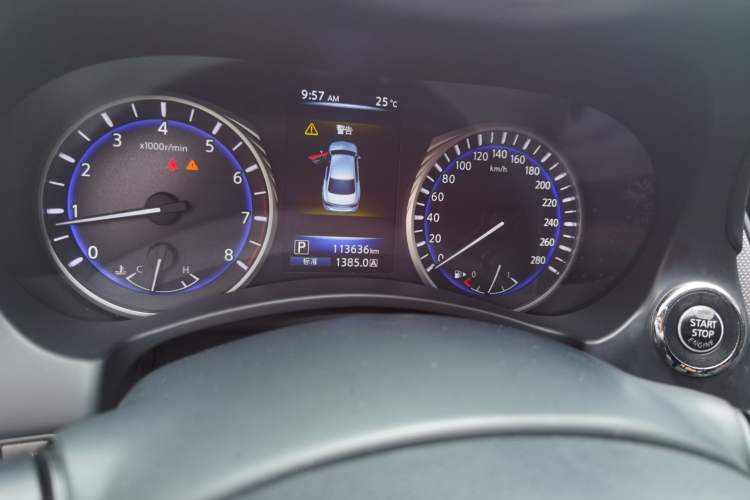 Used Infiniti Q50L 2016 2.0T Enjoyment Edition Odometer Close Up