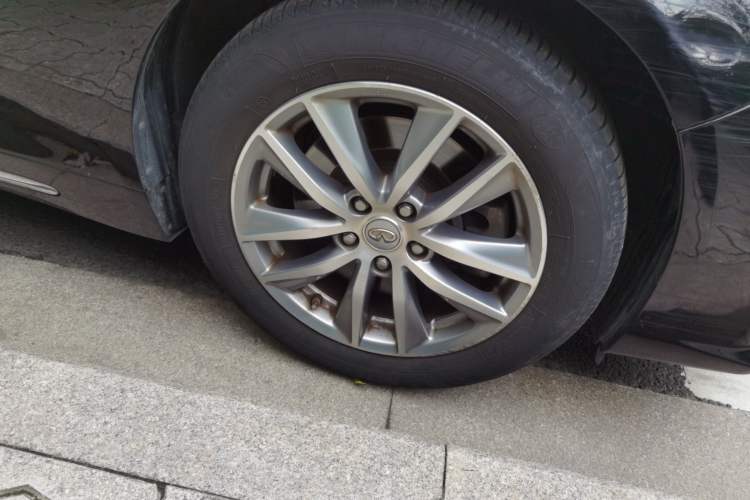 Used Infiniti Q50L 2016 2.0T Enjoyment Edition Right Front Wheel Hub