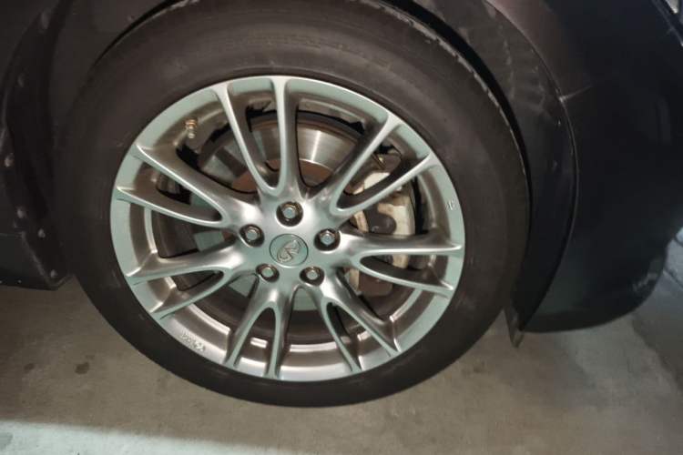 Used Infiniti Q50L 2016 2.0T Ambition Edition Right Front Wheel Hub