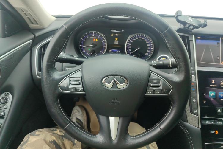 Used Infiniti Q50L 2016 2.0T Enjoyment Edition Steering Wheel
