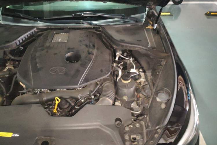 Used Infiniti Q50L 2016 2.0T Ambition Edition Engine Bay Left