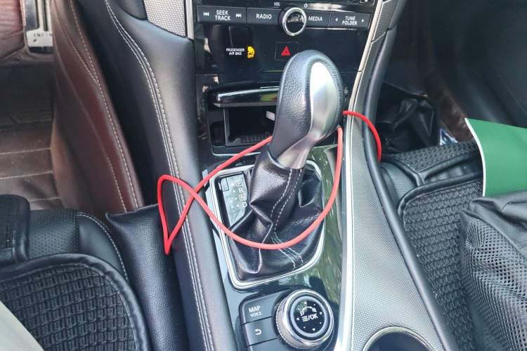 Used Infiniti Q50L 2016 2.0T Enjoyment Edition Gear Lever