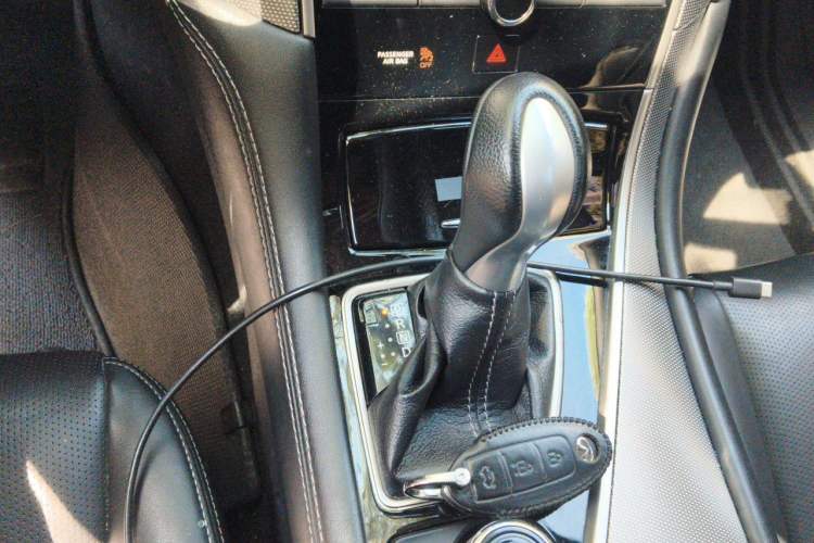 Used Infiniti Q50L 2016 2.0T Ambition Edition Gear Lever