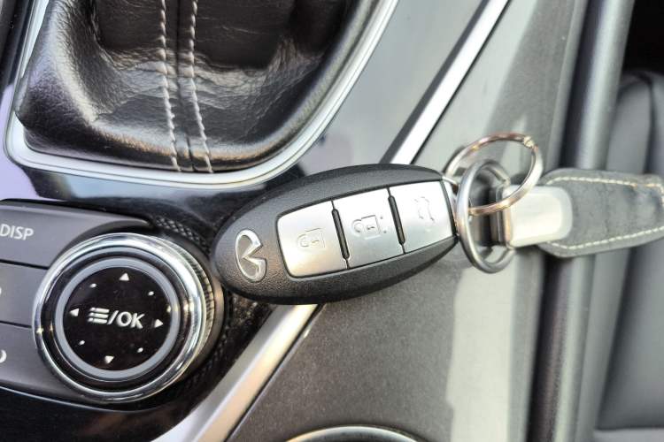 Used Infiniti Q50L 2016 2.0T Comfort Edition Interior 1