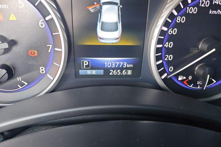 Used Infiniti Q50L 2016 2.0T Enjoyment Edition Odometer Close Up