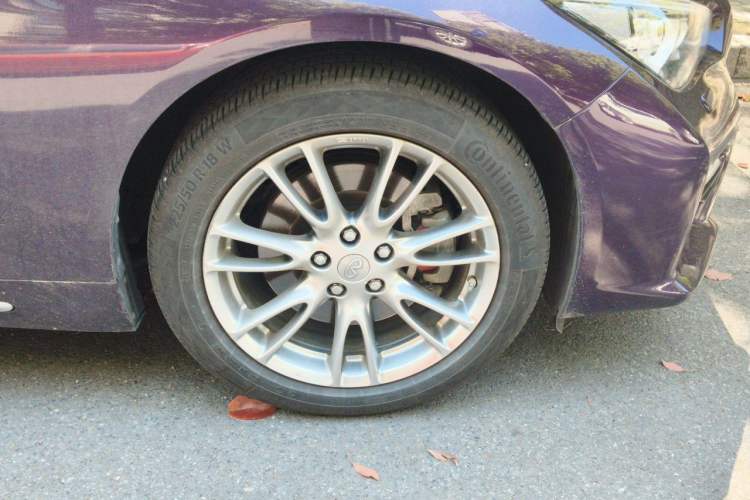 Used Infiniti Q50L 2016 2.0T Ambition Edition Right Front Wheel Hub