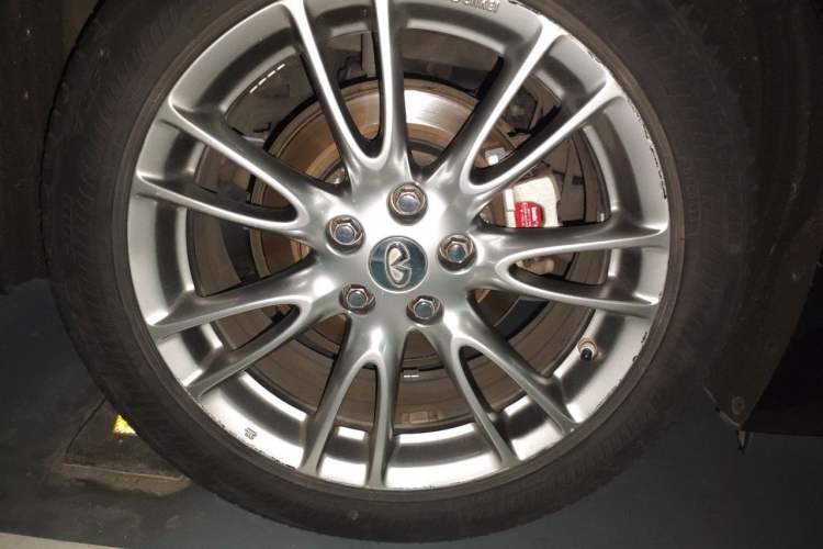 Used Infiniti Q50L 2016 2.0T Ambition Edition Right Front Wheel Hub