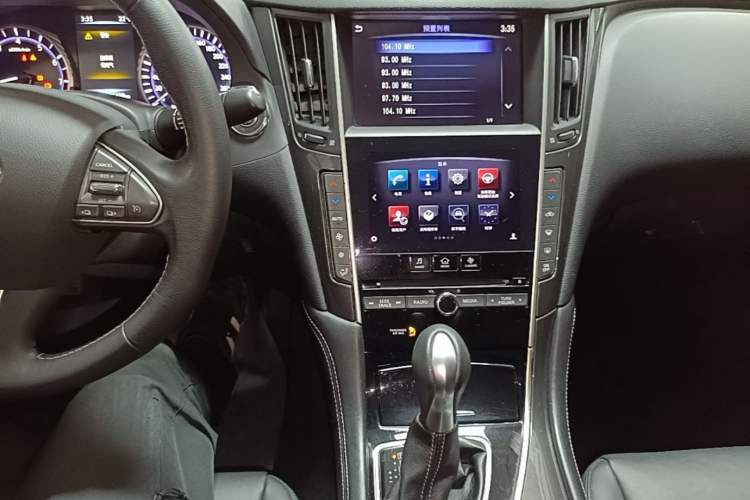 Used Infiniti Q50L 2016 2.0T Comfort Edition Audio And AC Panel