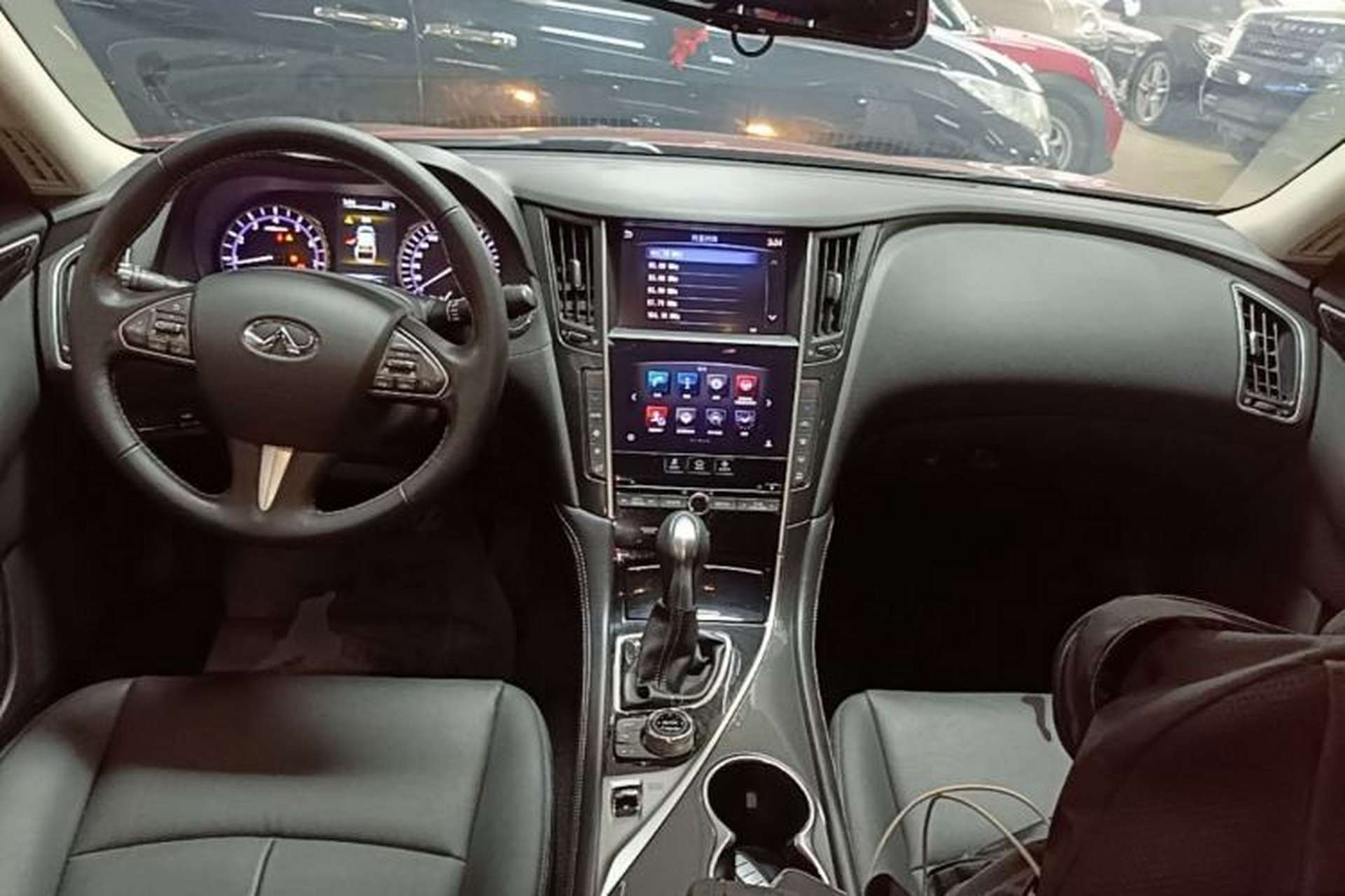 Used Infiniti Q50L 2016 2.0T Comfort Edition Center Console