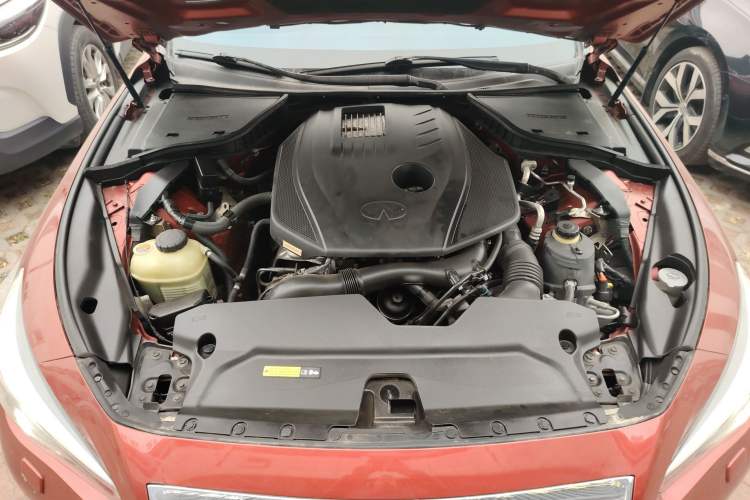 Used Infiniti Q50L 2016 2.0T Enjoyment Edition Engine Bay