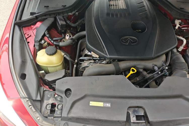 Used Infiniti Q50L 2016 2.0T Ambition Edition Engine Bay Right