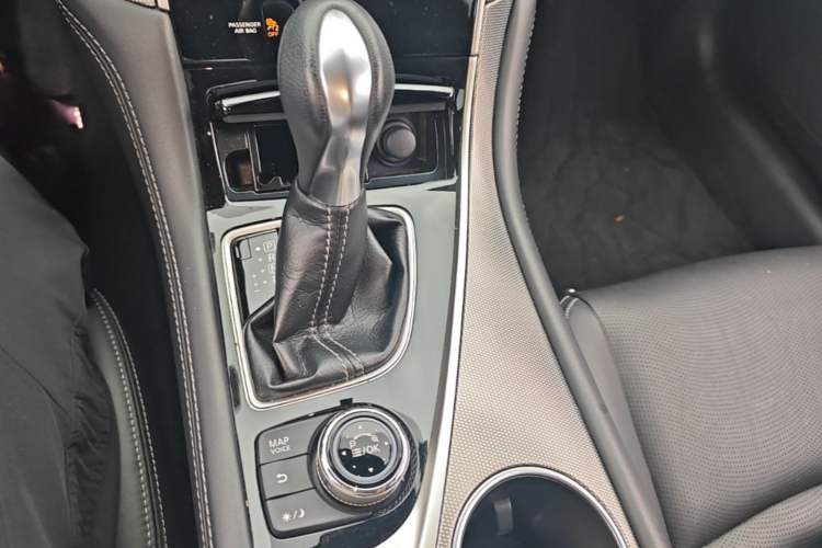 Used Infiniti Q50L 2016 2.0T Enjoyment Edition Gear Lever