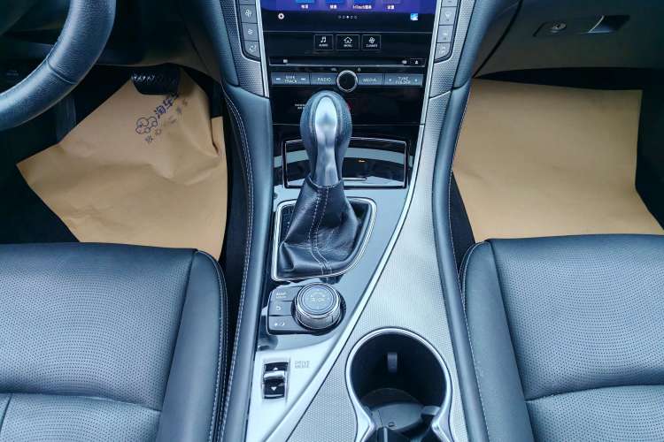 Used Infiniti Q50L 2016 2.0T Enjoyment Edition Gear Lever