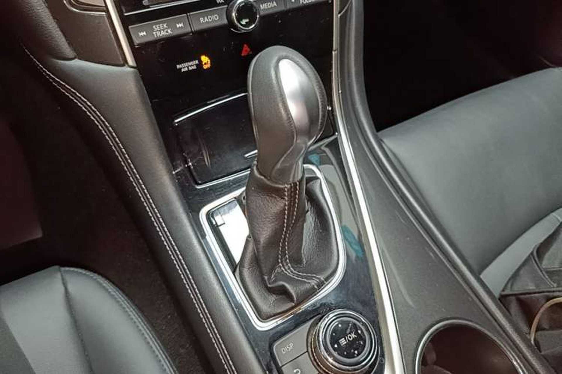 Used Infiniti Q50L 2016 2.0T Comfort Edition Gear Lever