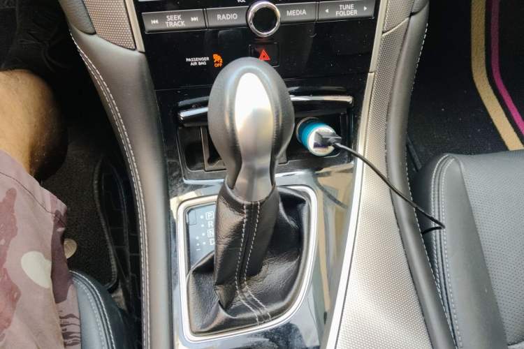 Used Infiniti Q50L 2016 2.0T Enjoyment Edition Gear Lever