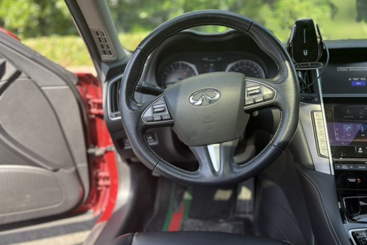 Used Infiniti Q50L 2016 2.0T Enjoyment Edition Interior 4