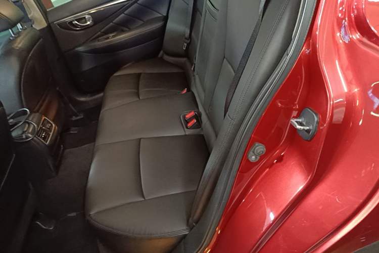 Used Infiniti Q50L 2016 2.0T Comfort Edition Left Rear Seat