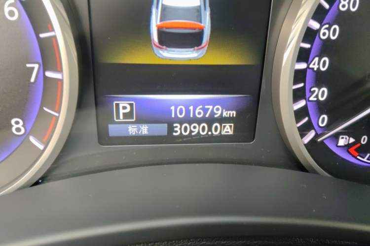 Used Infiniti Q50L 2016 2.0T Enjoyment Edition Odometer Close Up