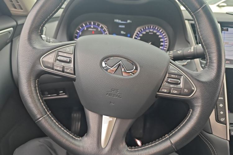 Used Infiniti Q50L 2016 2.0T Enjoyment Edition Steering Wheel