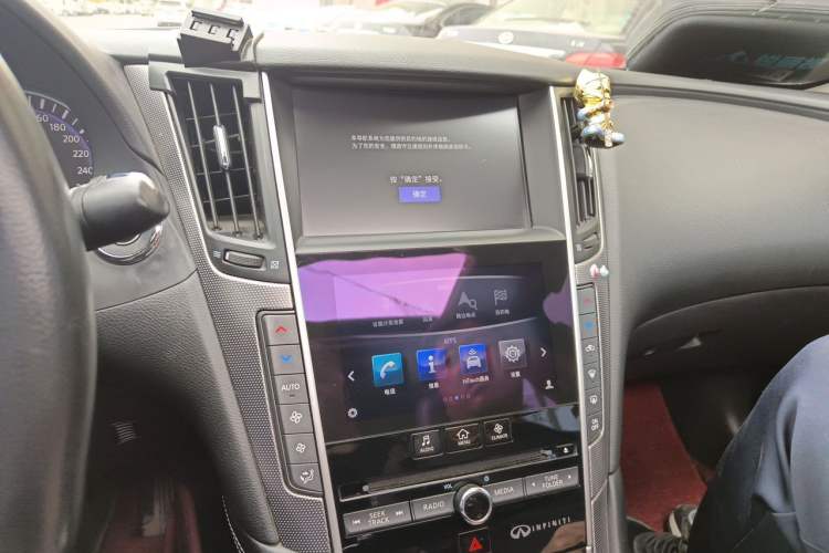 Used Infiniti Q50L 2016 2.0T Enjoyment Edition Audio And AC Panel
