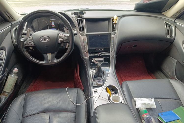 Used Infiniti Q50L 2016 2.0T Enjoyment Edition Center Console