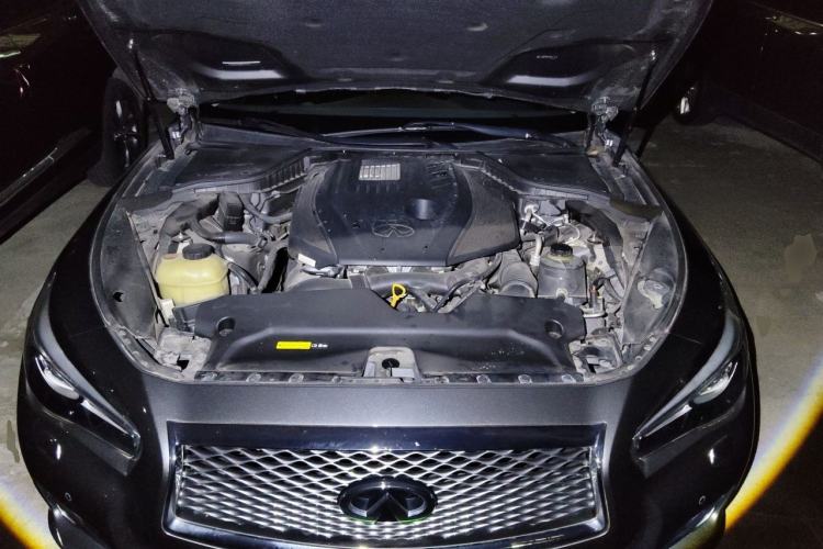 Used Infiniti Q50L 2016 2.0T Enjoyment Edition Engine Bay