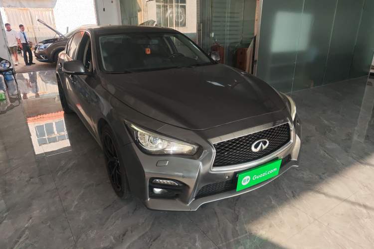 Used Infiniti Q50L 2016 2.0T Ambition Edition Front Right 45 Deg