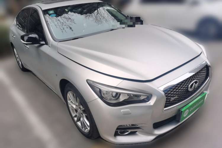 Used Infiniti Q50L 2016 2.0T Ambition Edition Front Right 45 Deg
