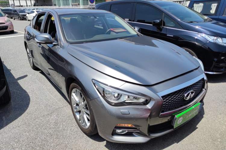 Used Infiniti Q50L 2016 2.0T Enjoyment Edition Front Right 45 Deg